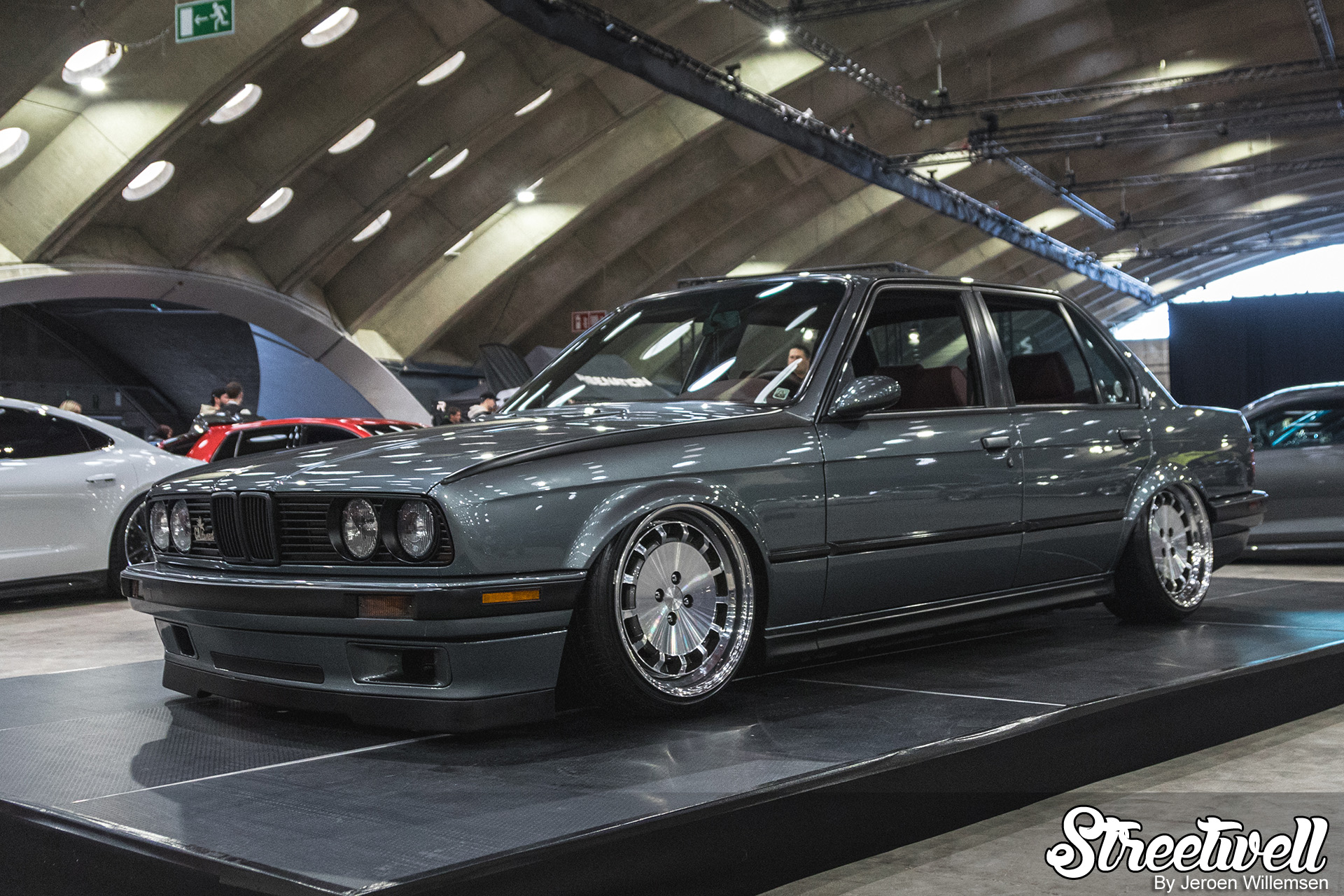 Stanced 1990 BMW E30