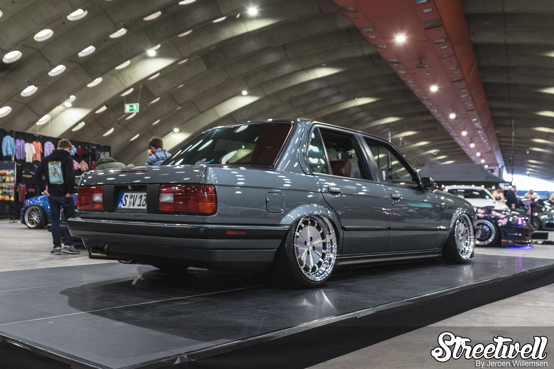 Stanced 1990 BMW E30