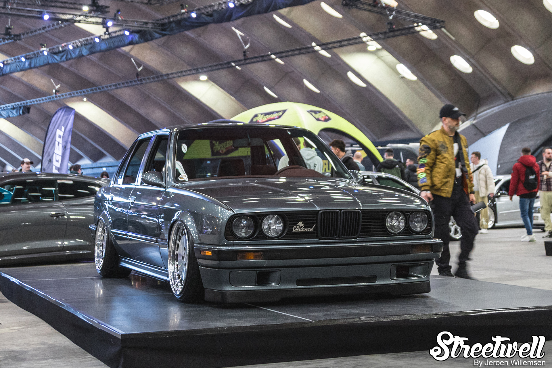 Stanced 1990 BMW E30