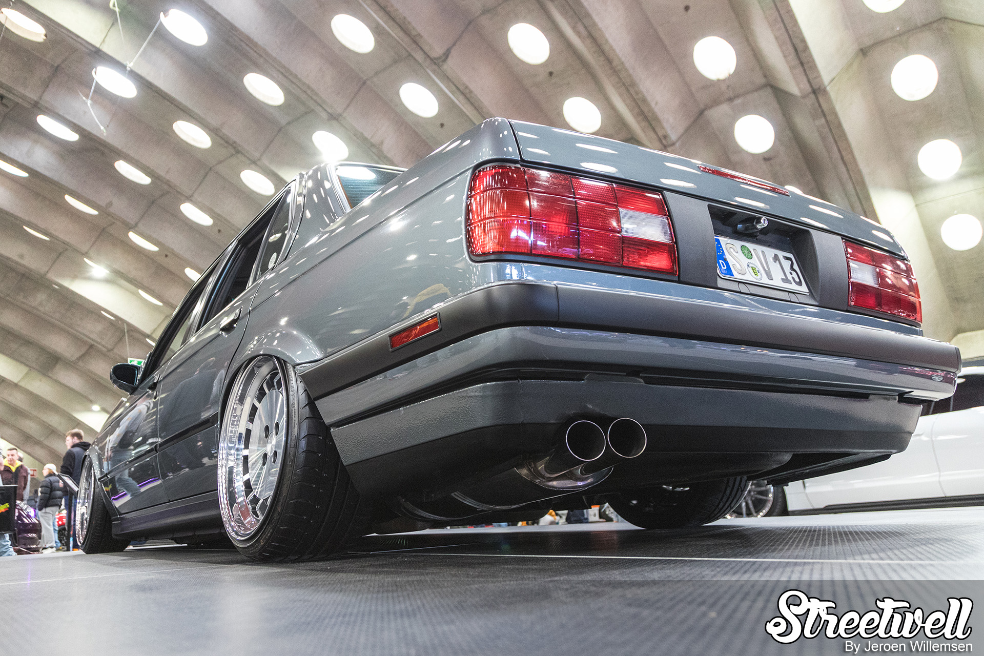 Stanced 1990 BMW E30