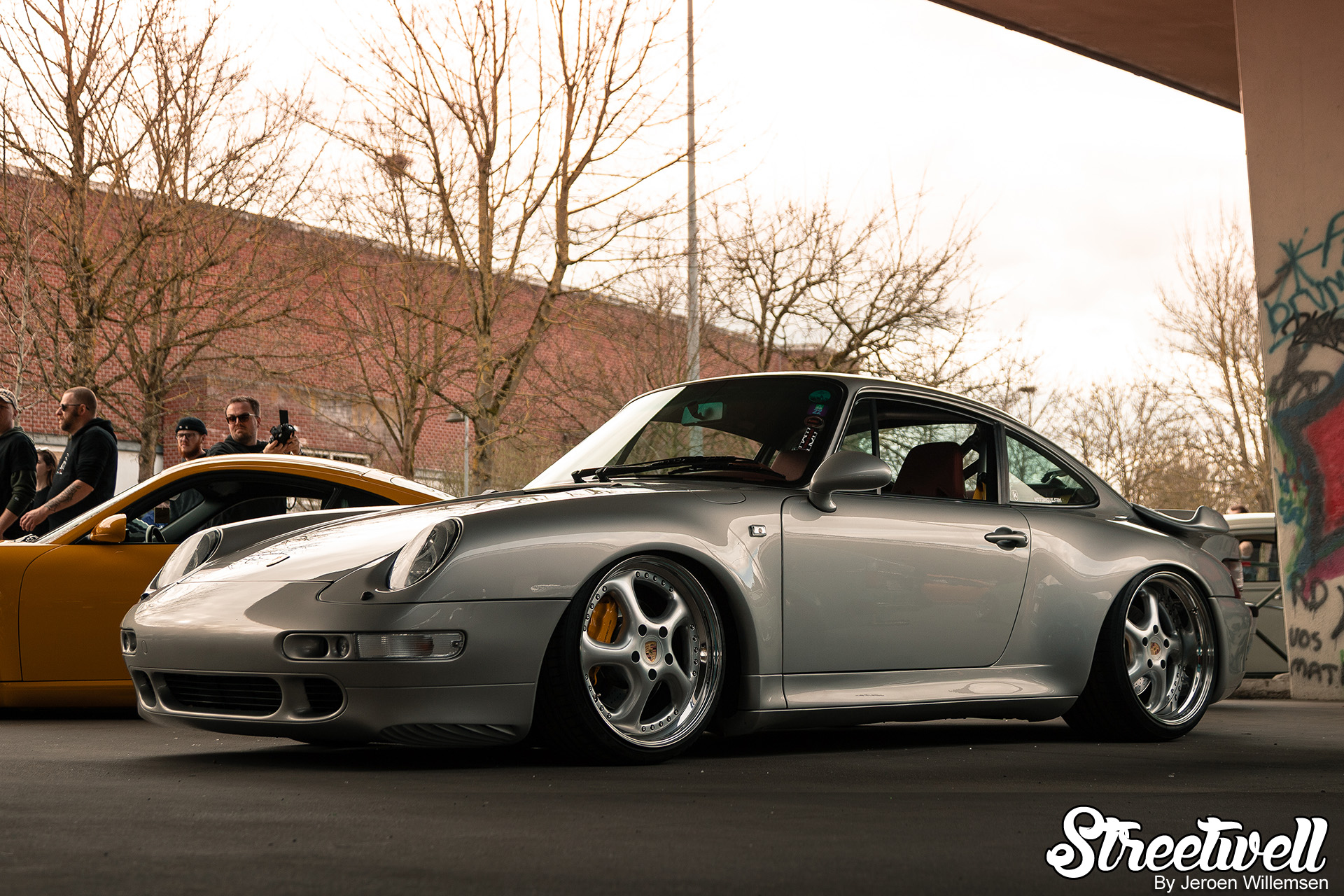 Static Porsche 993 Turbo: Stance Machine - Streetwell